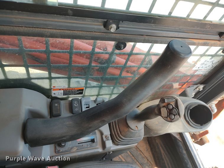 image for item LU9252 2019 Kubota SVL75-2  tracked skid steer loader