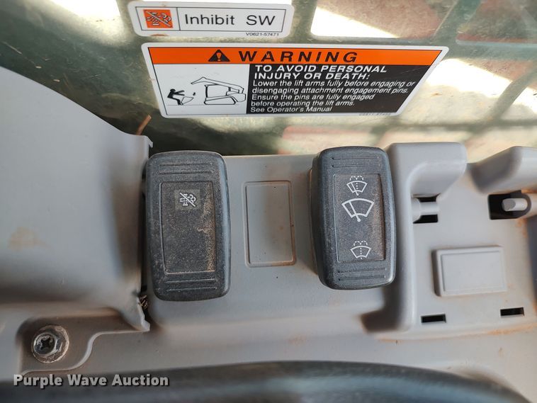 image for item LU9252 2019 Kubota SVL75-2  tracked skid steer loader