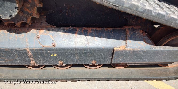 image for item LU9252 2019 Kubota SVL75-2  tracked skid steer loader