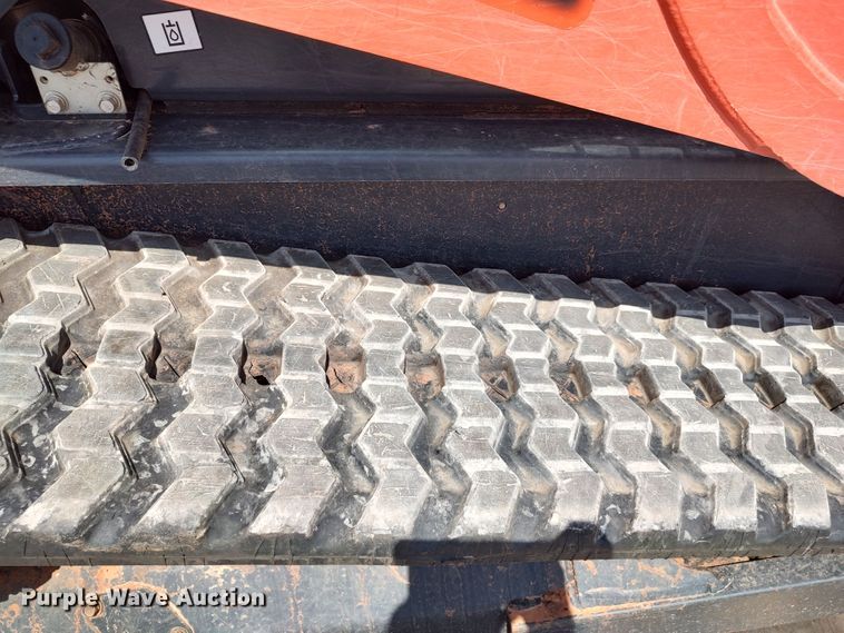 image for item LU9252 2019 Kubota SVL75-2  tracked skid steer loader