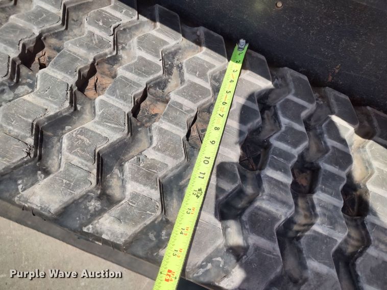 image for item LU9252 2019 Kubota SVL75-2  tracked skid steer loader