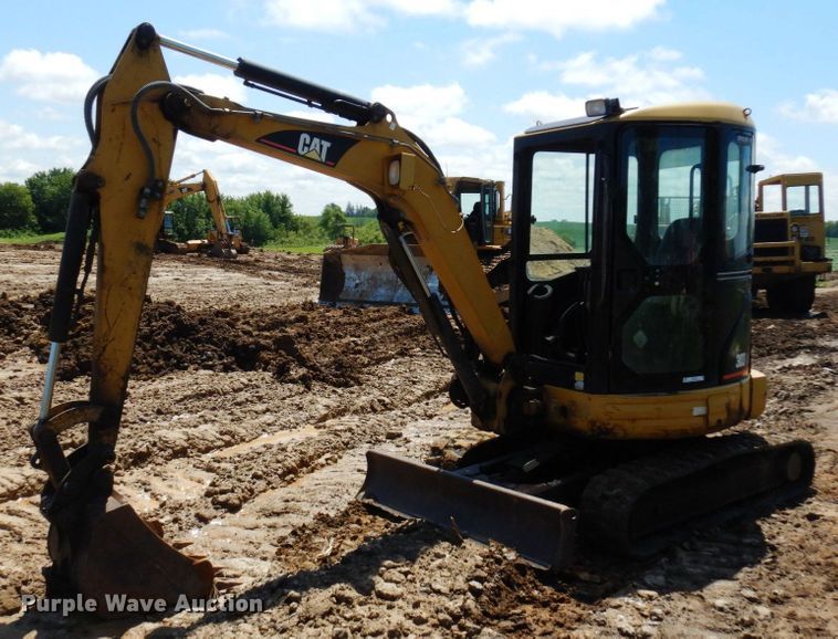 image for item MF9720 2003 Caterpillar 303CR  mini excavator