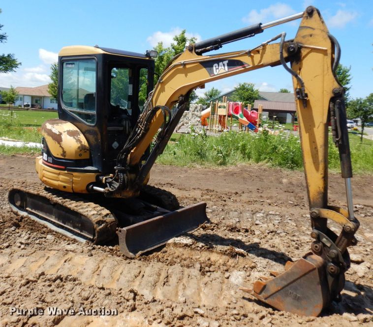 image for item MF9720 2003 Caterpillar 303CR  mini excavator