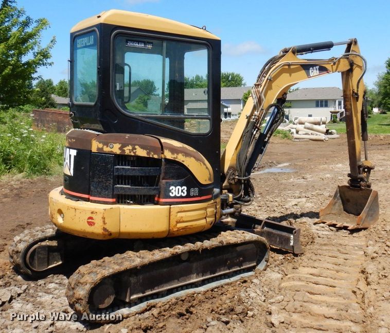 image for item MF9720 2003 Caterpillar 303CR  mini excavator