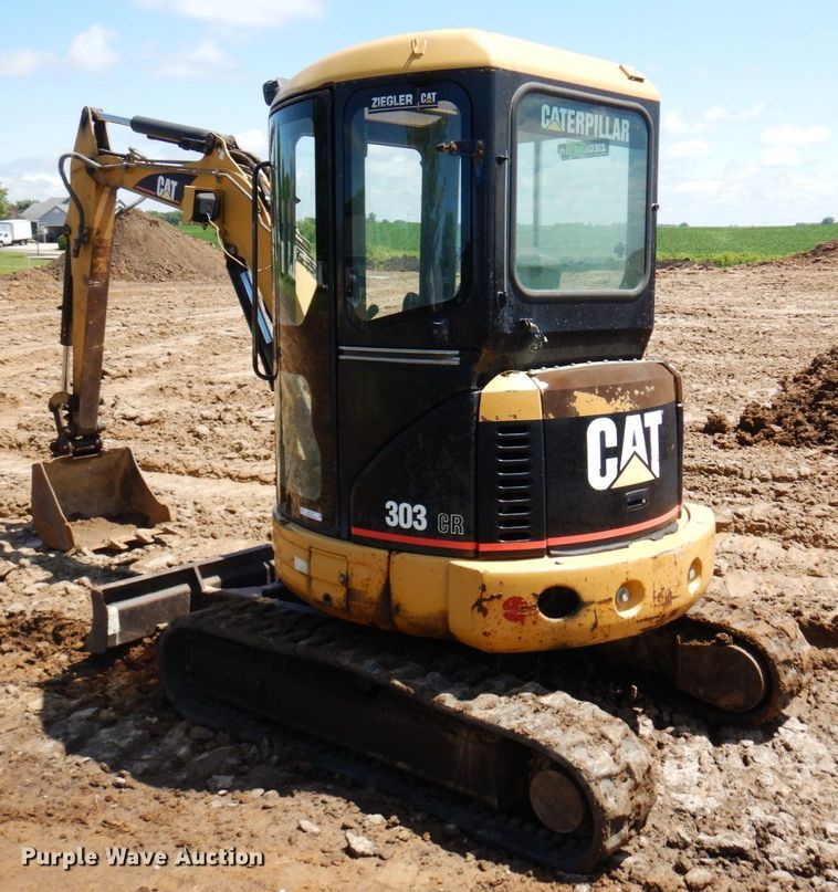 image for item MF9720 2003 Caterpillar 303CR  mini excavator