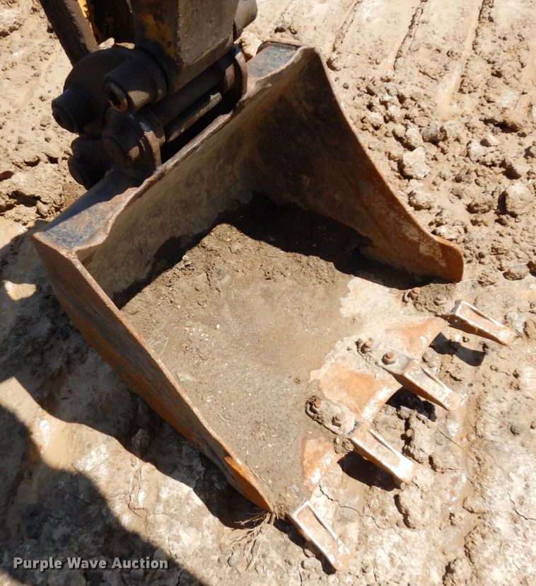 image for item MF9720 2003 Caterpillar 303CR  mini excavator