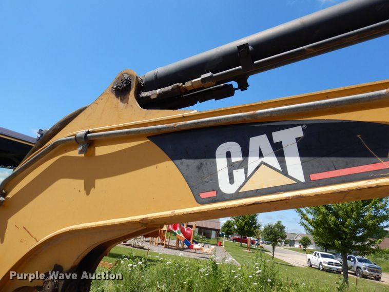 image for item MF9720 2003 Caterpillar 303CR  mini excavator