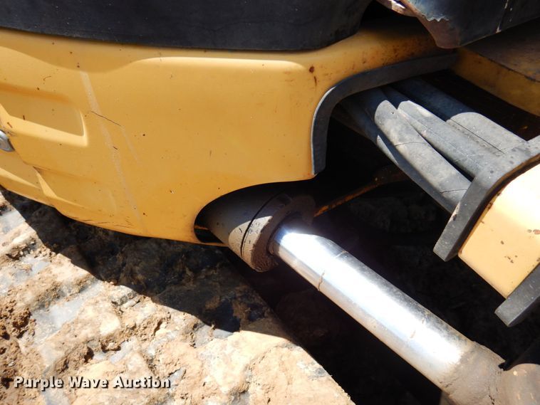 image for item MF9720 2003 Caterpillar 303CR  mini excavator