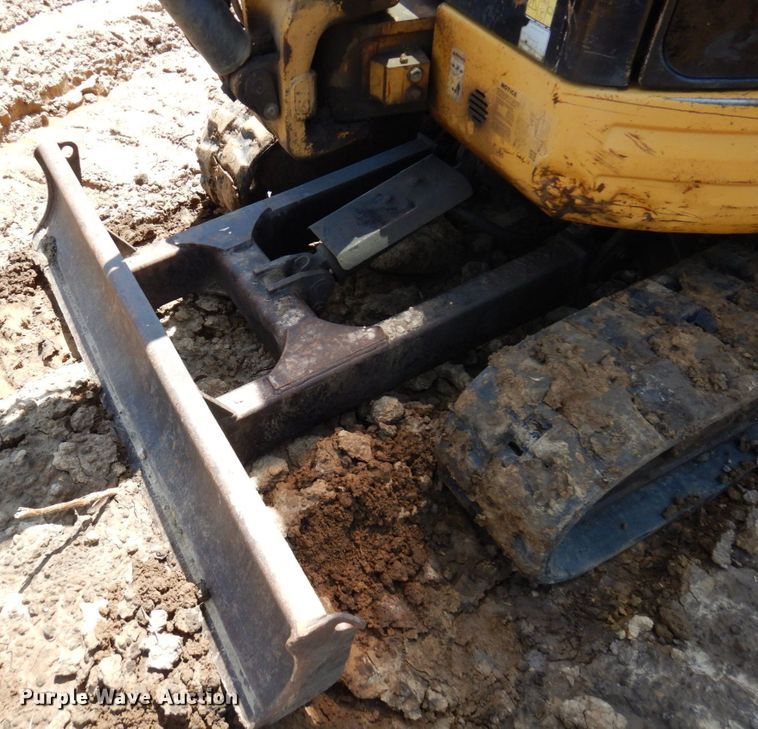 image for item MF9720 2003 Caterpillar 303CR  mini excavator