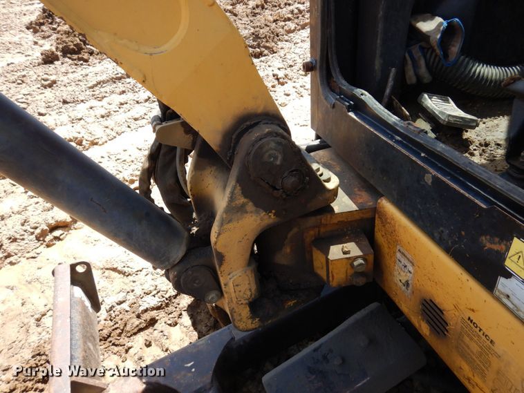 image for item MF9720 2003 Caterpillar 303CR  mini excavator