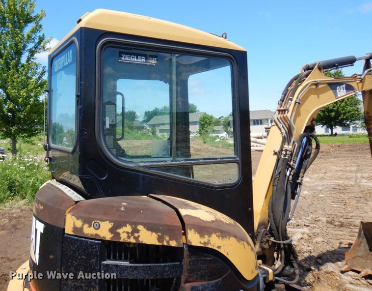 image for item MF9720 2003 Caterpillar 303CR  mini excavator