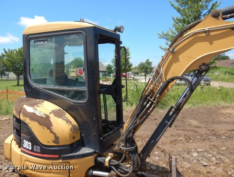 image for item MF9720 2003 Caterpillar 303CR  mini excavator