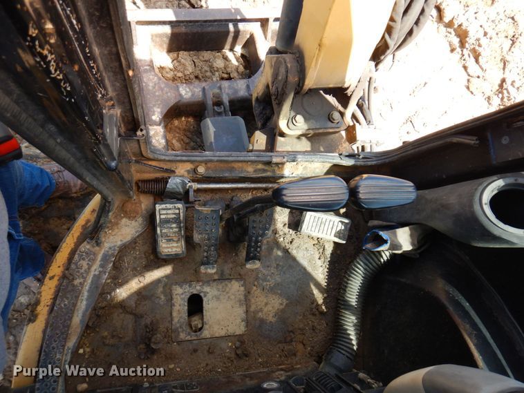 image for item MF9720 2003 Caterpillar 303CR  mini excavator