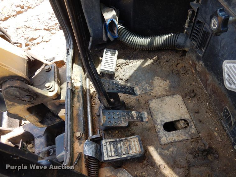 image for item MF9720 2003 Caterpillar 303CR  mini excavator