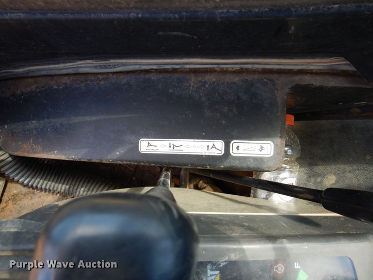 image for item MF9720 2003 Caterpillar 303CR  mini excavator