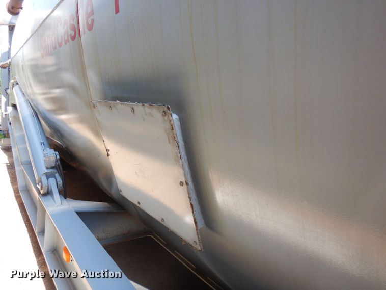 image for item MF9725 2013 Mertz 101893543  sand silo trailer