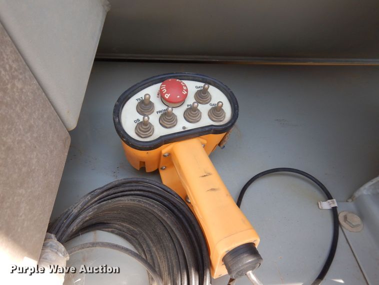 image for item MF9725 2013 Mertz 101893543  sand silo trailer