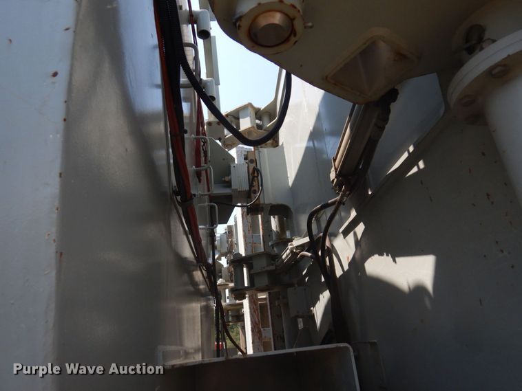 image for item MF9725 2013 Mertz 101893543  sand silo trailer