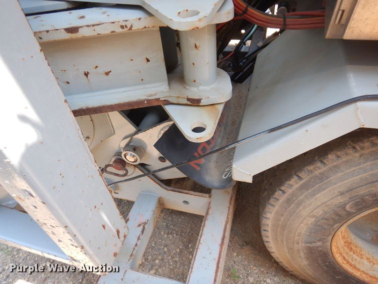 image for item MF9725 2013 Mertz 101893543  sand silo trailer