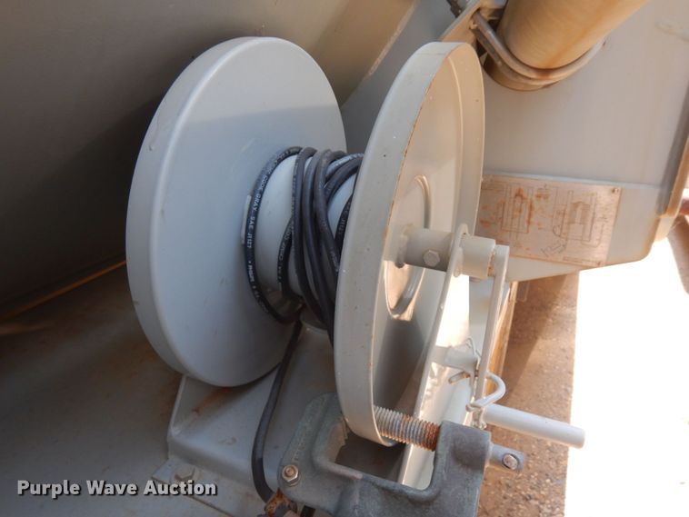 image for item MF9725 2013 Mertz 101893543  sand silo trailer