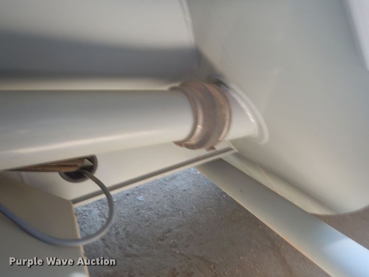 image for item MF9725 2013 Mertz 101893543  sand silo trailer