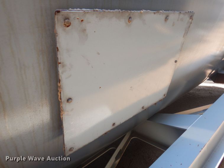 image for item MF9725 2013 Mertz 101893543  sand silo trailer