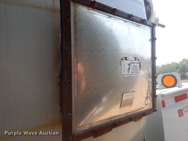 image for item MF9725 2013 Mertz 101893543  sand silo trailer