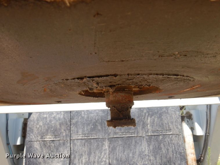 image for item MF9725 2013 Mertz 101893543  sand silo trailer