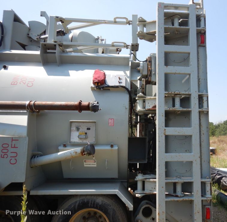 image for item MF9725 2013 Mertz 101893543  sand silo trailer