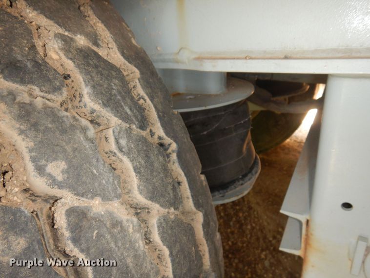 image for item MF9725 2013 Mertz 101893543  sand silo trailer