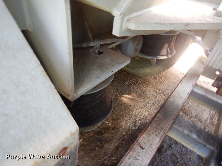 image for item MF9725 2013 Mertz 101893543  sand silo trailer