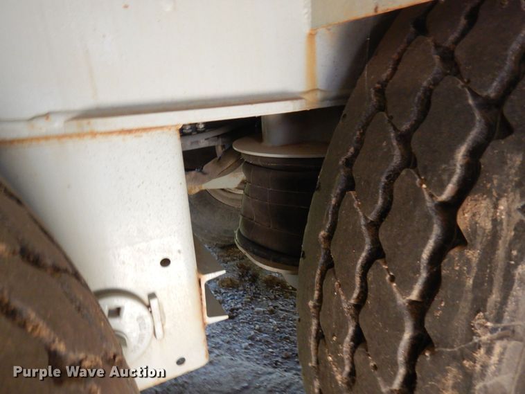 image for item MF9725 2013 Mertz 101893543  sand silo trailer