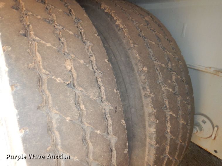 image for item MF9725 2013 Mertz 101893543  sand silo trailer