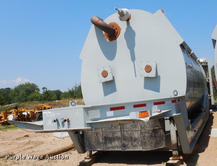 image for item MF9726 2013 Mertz 101893543  sand silo trailer