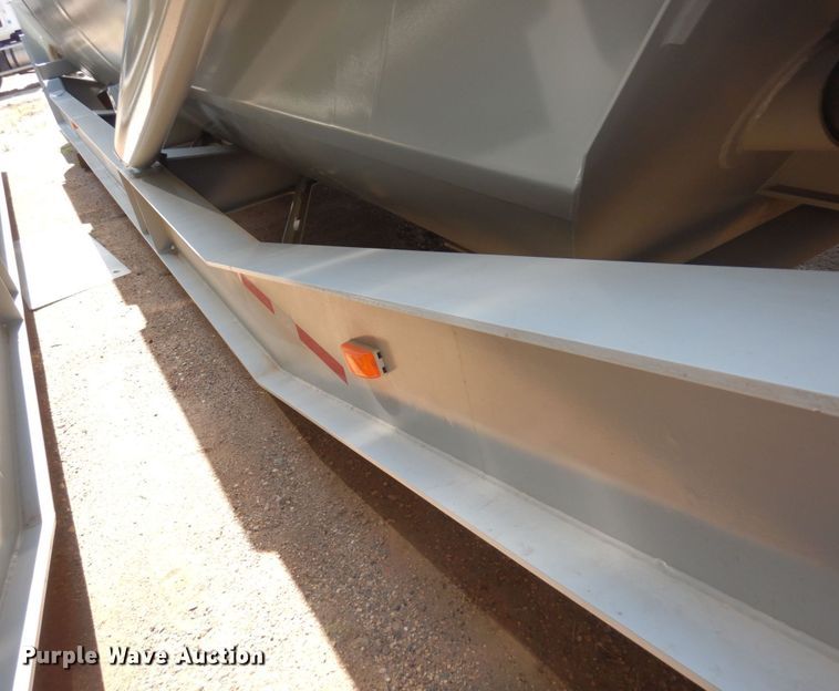 image for item MF9726 2013 Mertz 101893543  sand silo trailer