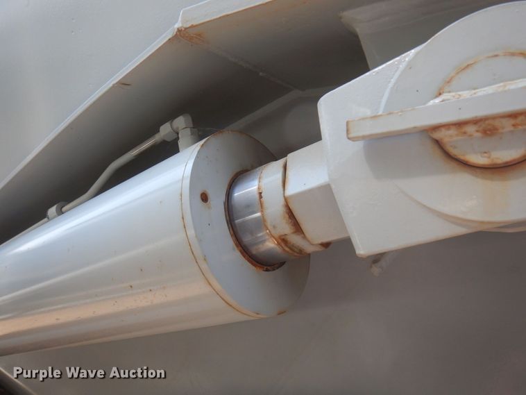 image for item MF9726 2013 Mertz 101893543  sand silo trailer