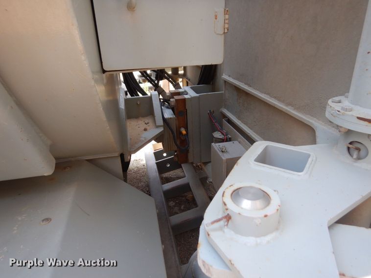 image for item MF9726 2013 Mertz 101893543  sand silo trailer