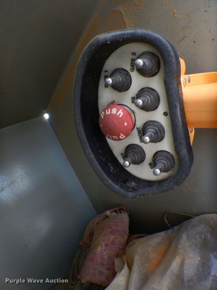 image for item MF9726 2013 Mertz 101893543  sand silo trailer