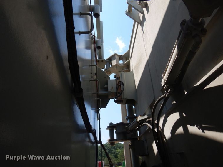 image for item MF9726 2013 Mertz 101893543  sand silo trailer