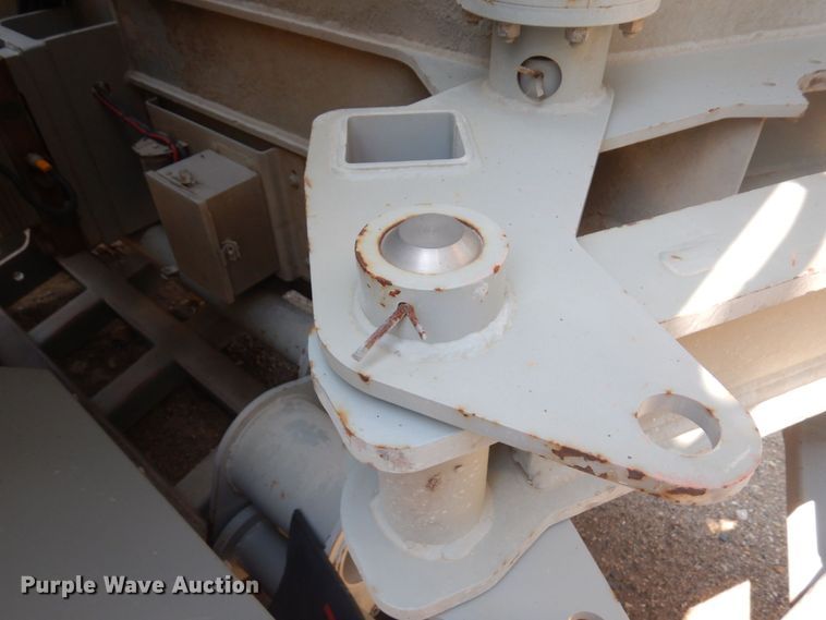 image for item MF9726 2013 Mertz 101893543  sand silo trailer