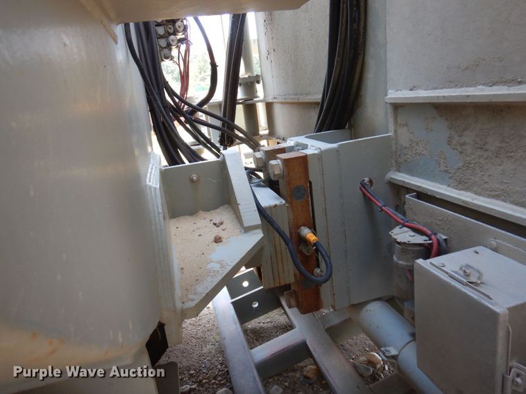 image for item MF9726 2013 Mertz 101893543  sand silo trailer