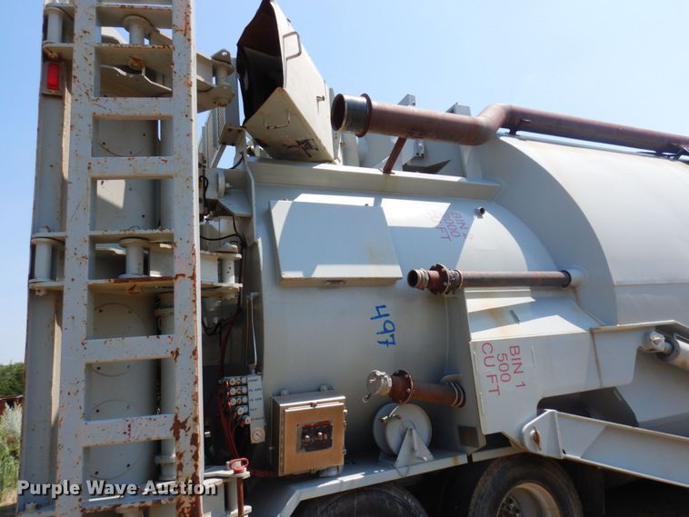 image for item MF9726 2013 Mertz 101893543  sand silo trailer