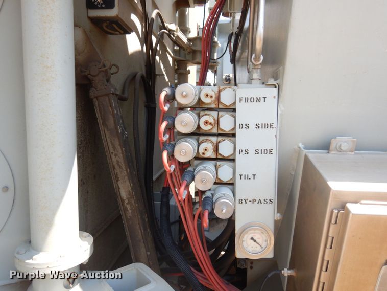 image for item MF9726 2013 Mertz 101893543  sand silo trailer