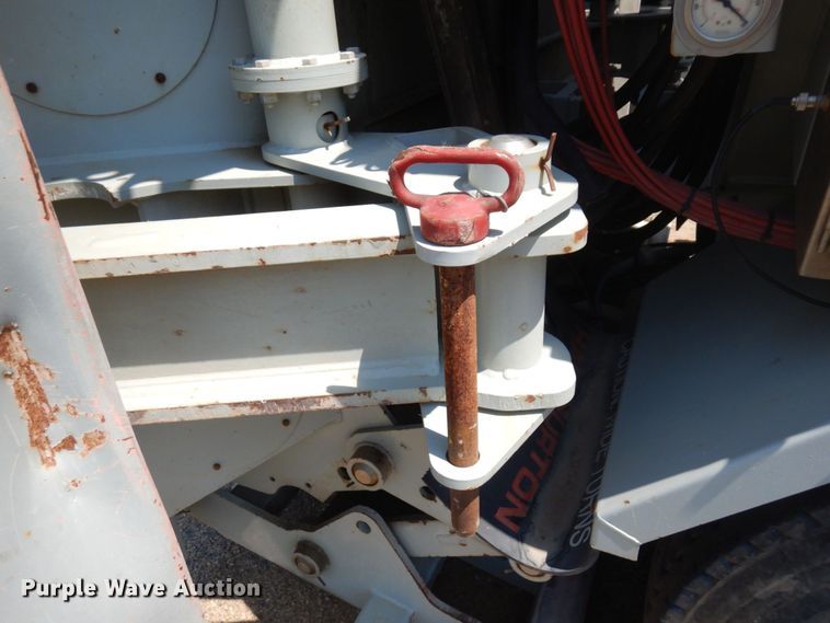 image for item MF9726 2013 Mertz 101893543  sand silo trailer