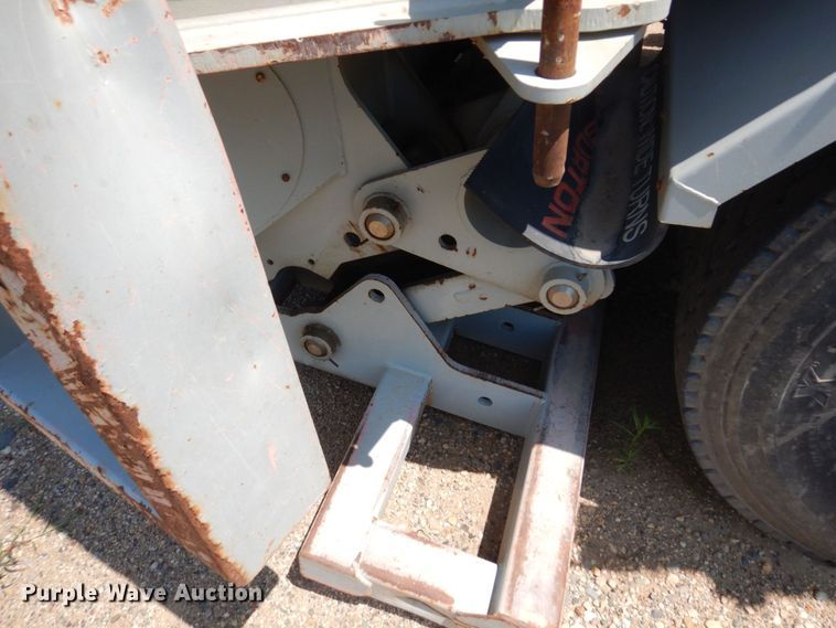 image for item MF9726 2013 Mertz 101893543  sand silo trailer