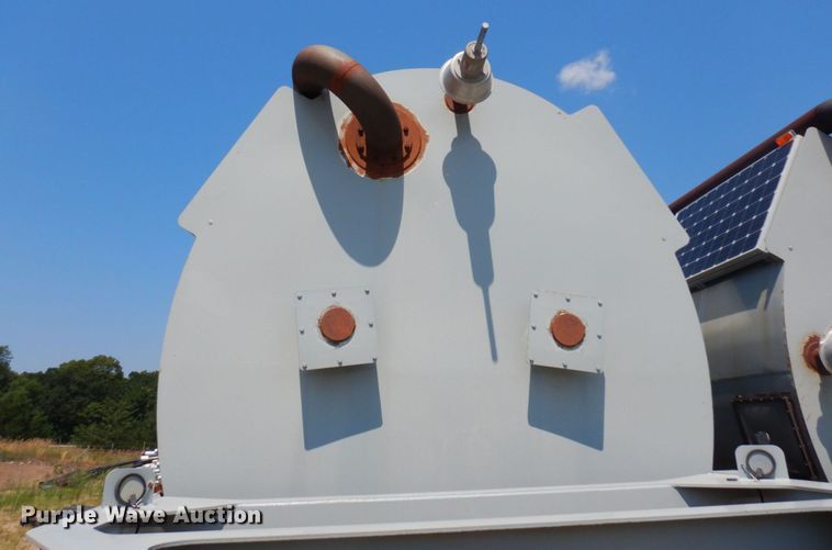 image for item MF9726 2013 Mertz 101893543  sand silo trailer