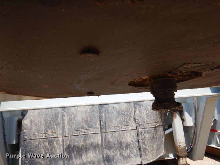 image for item MF9726 2013 Mertz 101893543  sand silo trailer