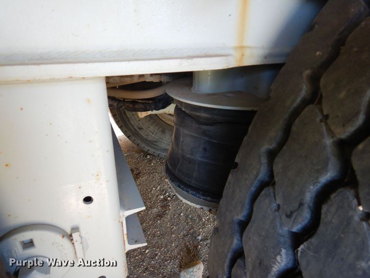 image for item MF9726 2013 Mertz 101893543  sand silo trailer