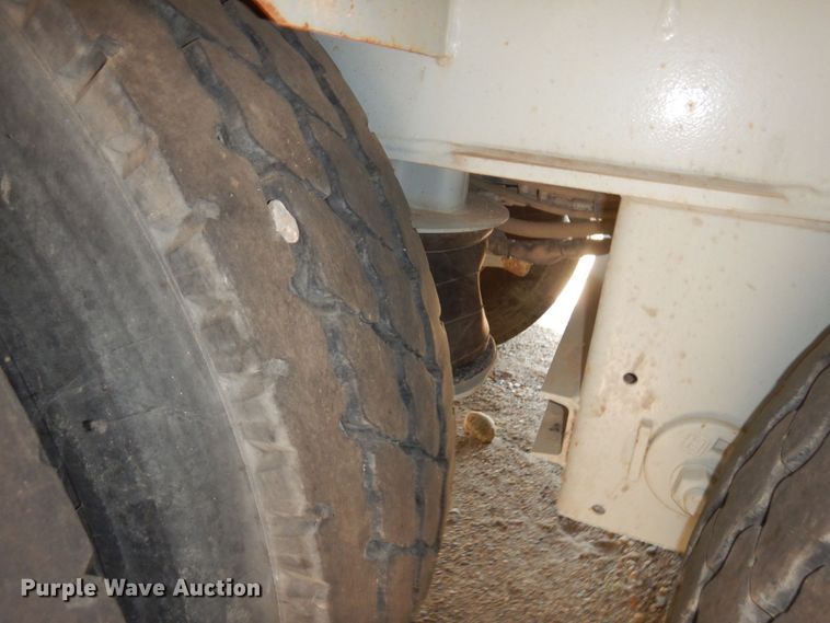 image for item MF9726 2013 Mertz 101893543  sand silo trailer