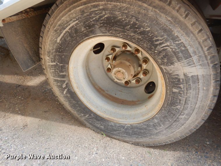 image for item MF9726 2013 Mertz 101893543  sand silo trailer